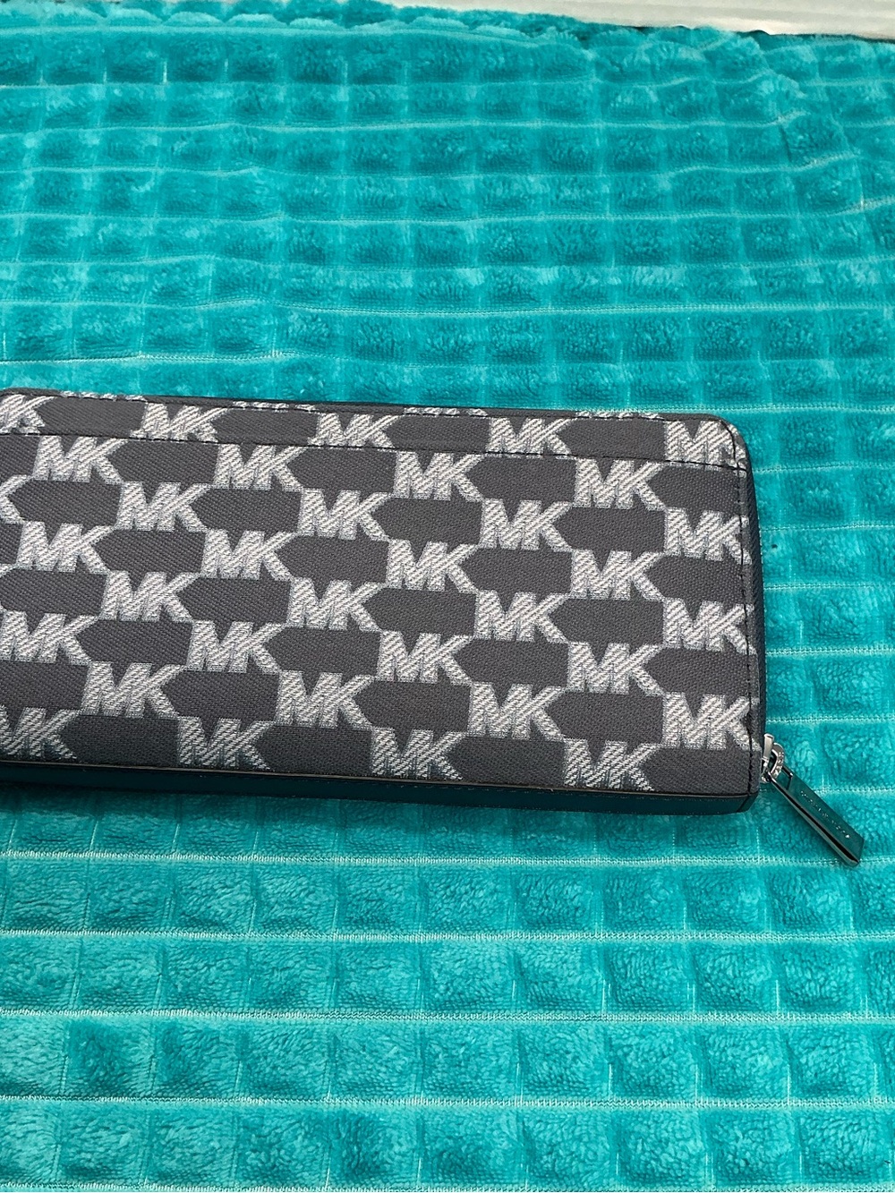 NEW Michael Kors Navy Jacquard monogram Zip Wallet with SilverHardware
